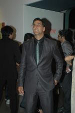 Akshay Kumar at Trishla Jain_s art event in Mumbai on 10th Feb 2012 (130).JPG
